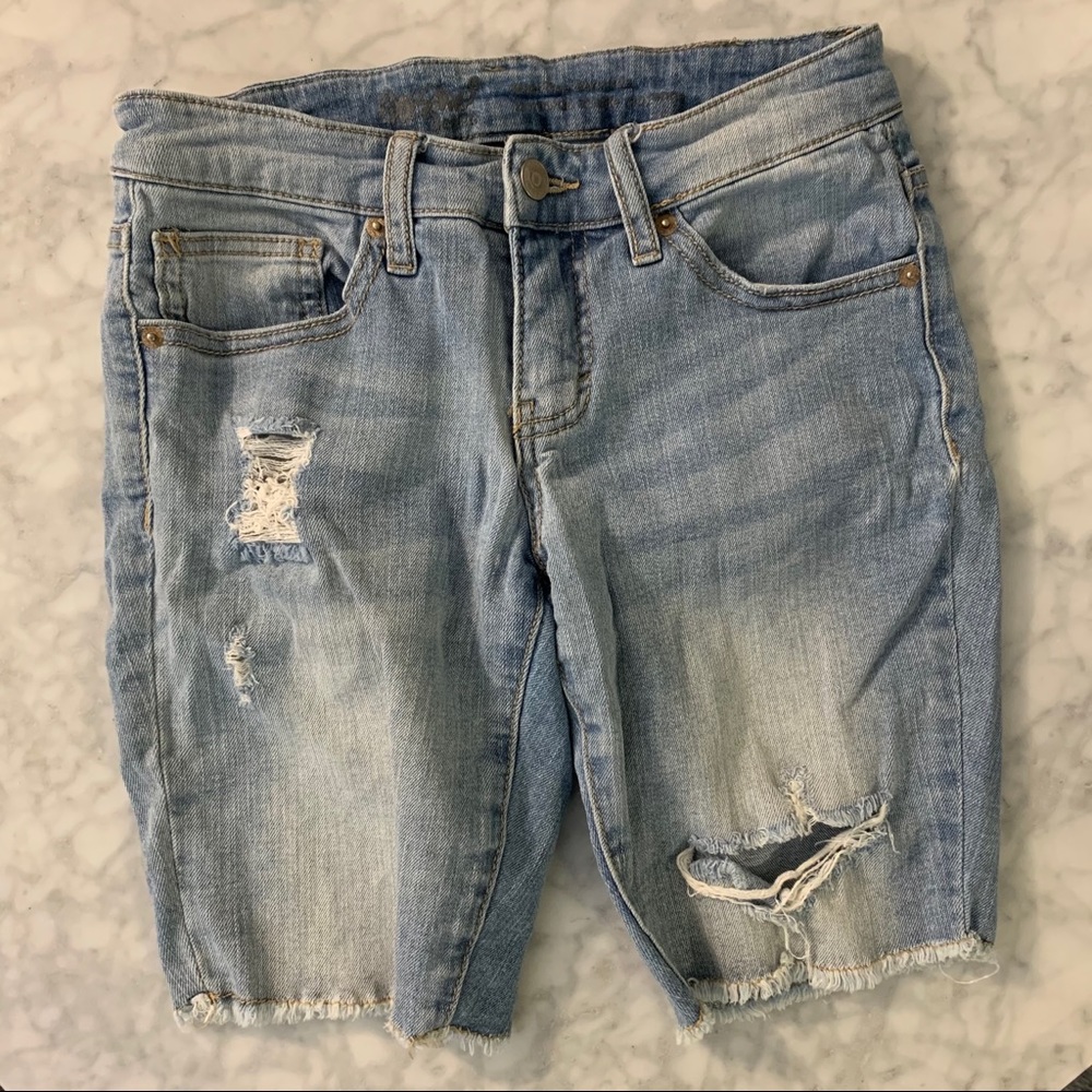 Mossimo Bermuda ripped Jean shorts